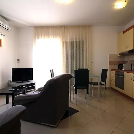 In With Sea View, Balcony, Air Conditioning, Wifi 858-2 자다르